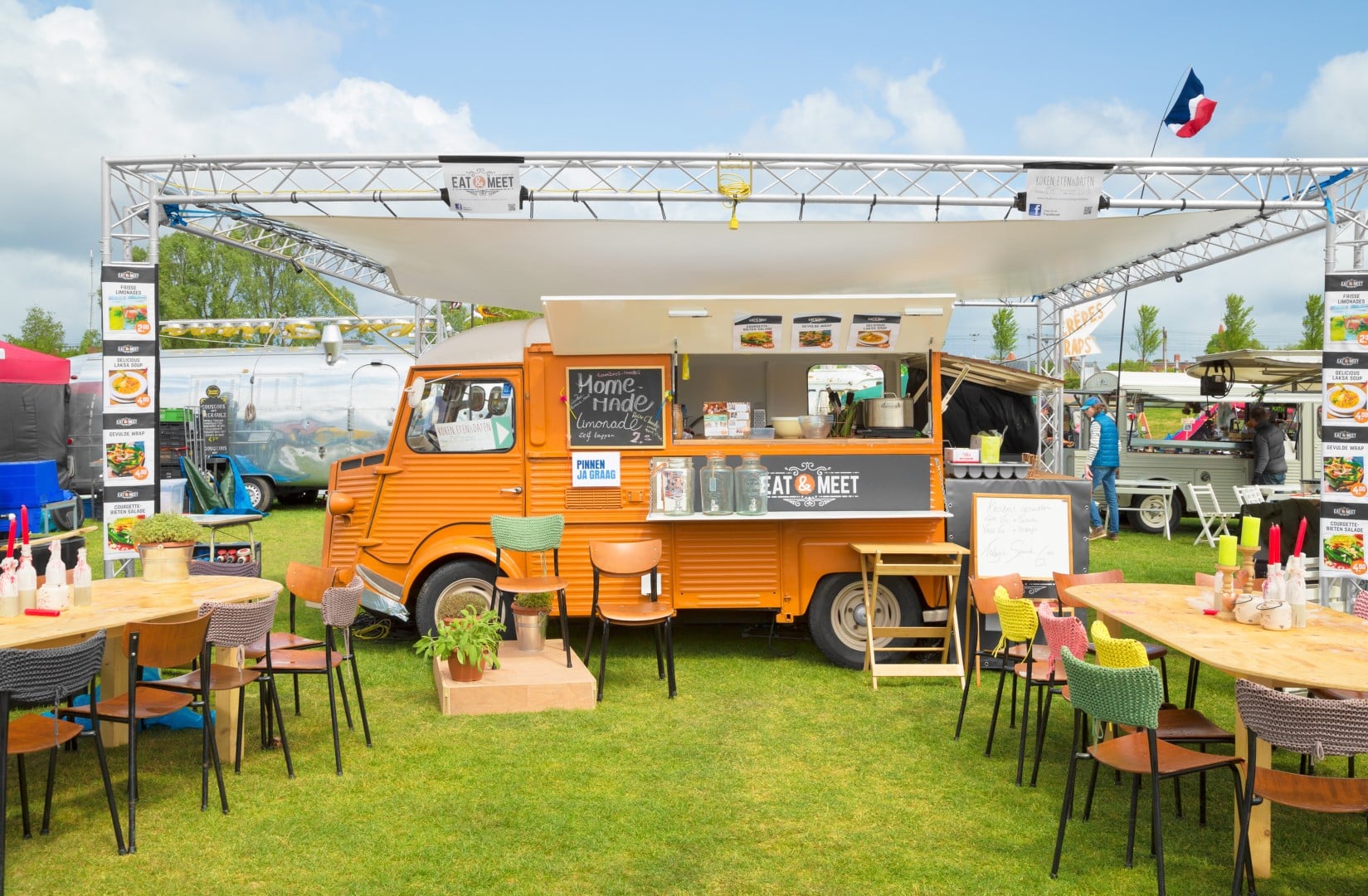 Foodtruck op zomers festival