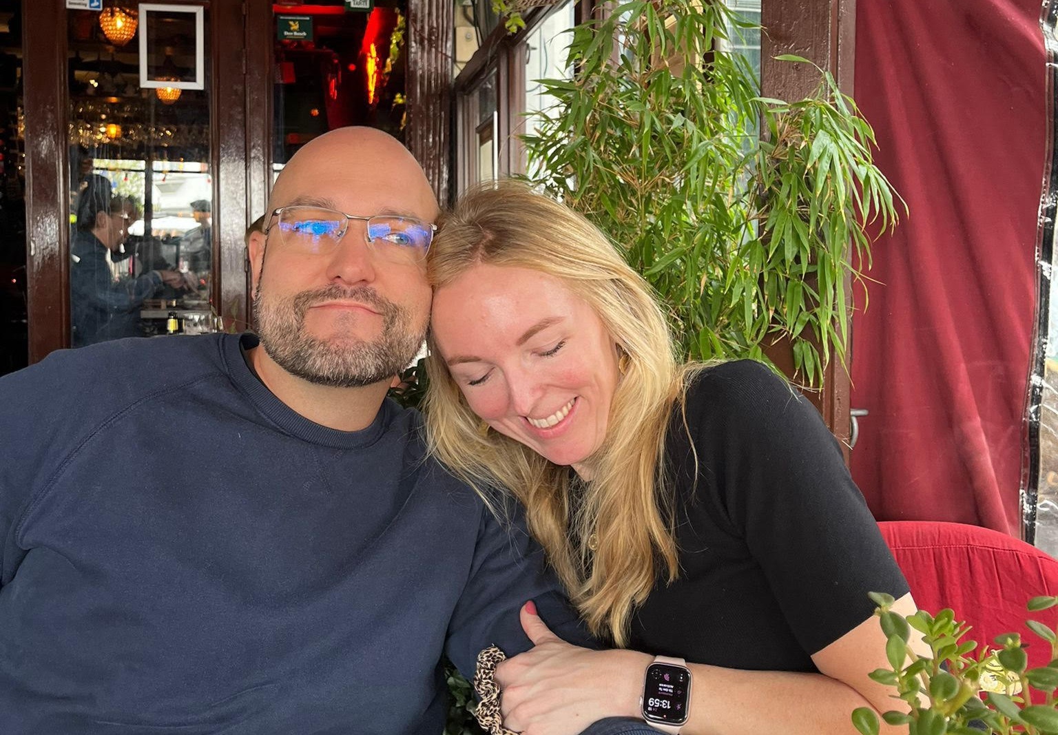 Live band op festival podium